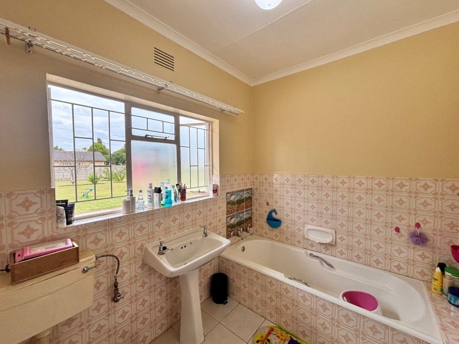 4 Bedroom Property for Sale in La Hoff North West